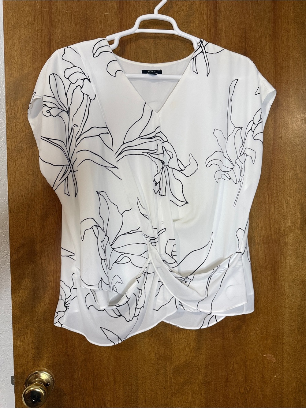 Alfani White Black Floral V-Neck Twist-Front Blouse